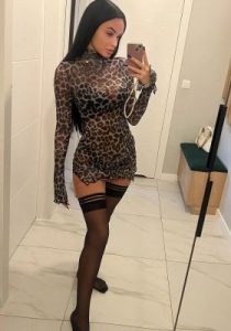 красивая девушка приехала в когалым для знакомства